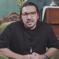 Tak hanya piawai bernyanyi di panggung, para penyanyi ini juga menghibur lewat konten video.