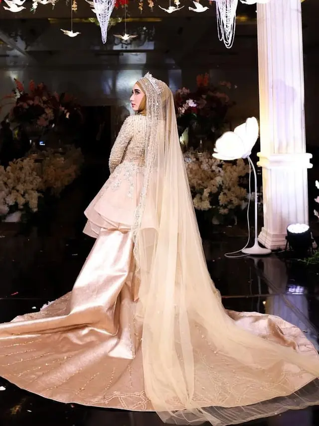 Syaira Anataya Putri Cindy Fatikasari saat menikah. [@osnapitzcha]