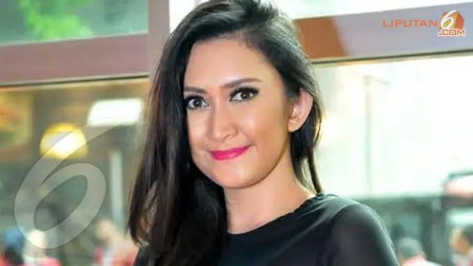 Nafa Urbach tak Ingin Anak Ikuti Jejaknya