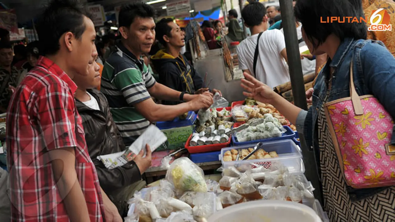 1-geliat-pasar-benhil130711c.jpg
