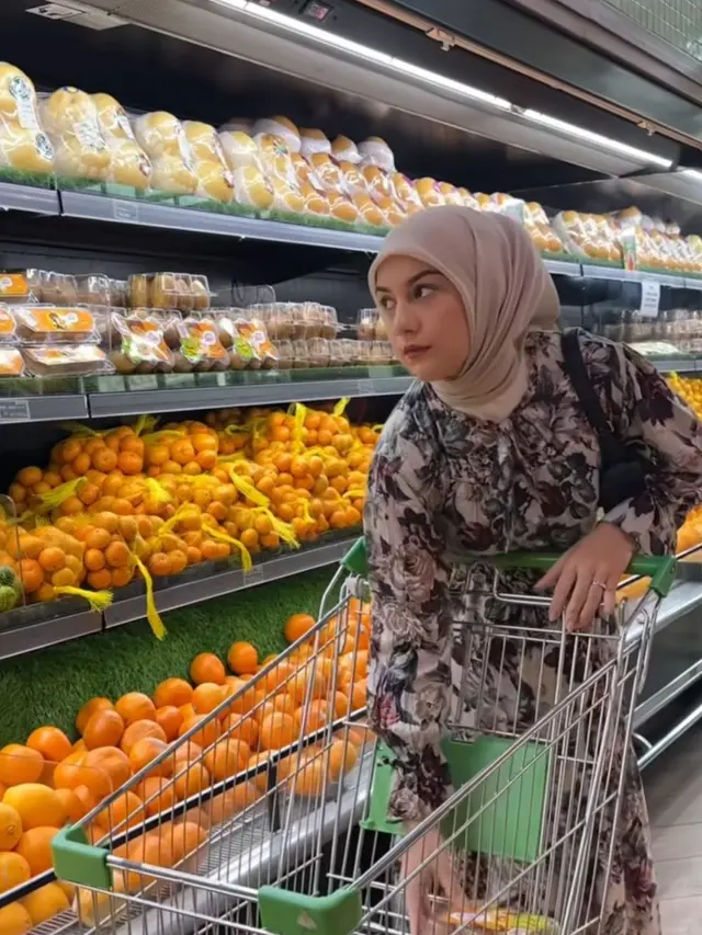 Irish Bella Buktikan Daster Bisa Stylish untuk Berpergian (Instagram/@_irishbella_)