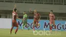 Pemain PSM Makassar, Reinaldo Da Costa, melakukan selebrasi usai mencetak gol ke gawang PS TNI pada laga Liga 1 Indonesia di Stadion Pakansari, Bogor (15/05/2017). PS TNI menang 2-1. (Bola.com/M Iqbal Ichsan)