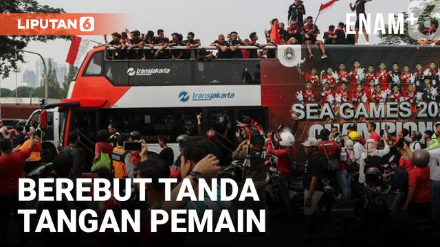 WARGA RELA KEJAR IRING-IRINGAN TIMNAS INDONESIA U-22 DEMI DAPATKAN TANDA TANGAN PEMAIN