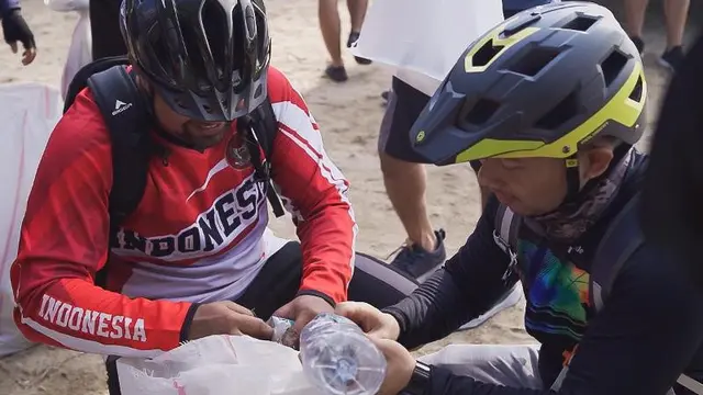 Pungut Sampah di Pantai hingga Donor Darah, Serunya Bike for Life Rodalink