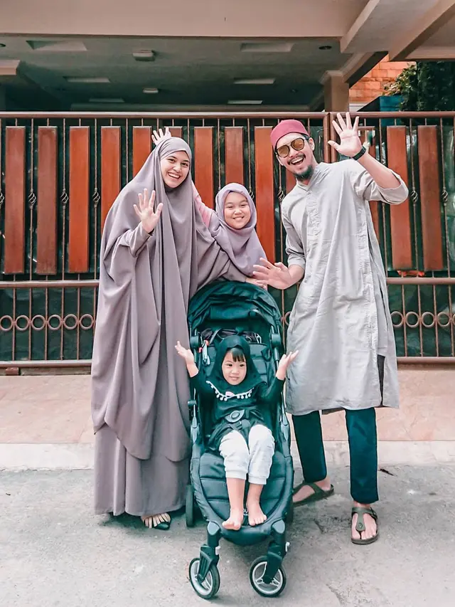 Potret Keharmonisan Keluarga Mario Irwinsyah (sumber: instagram/@marioirwinsyah)