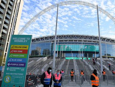 Stadion bersejarah yang terletak di Kota London, Inggris ini terpilih menjadi saksi final perhelatan Euro 2020 (Euro 2021). Tak seperti tahun-tahun sebelumnya, Wembley akan mencatatkan sejarah Piala Eropa yang bergulir di tengah Pandemi COVID-19. (Foto: AFP/Justin Tallis)
