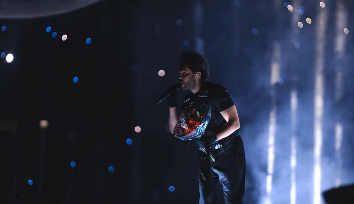 Aksi panggung The Weeknd nantinya yang berganti nama menjadi Abel juga dinantikan oleh para penggemar. Pasalnya, sebelumnya ia selalu tampil totalitas saat berada di atas panggung. (Liputan6.com/IG/@theweeknd)