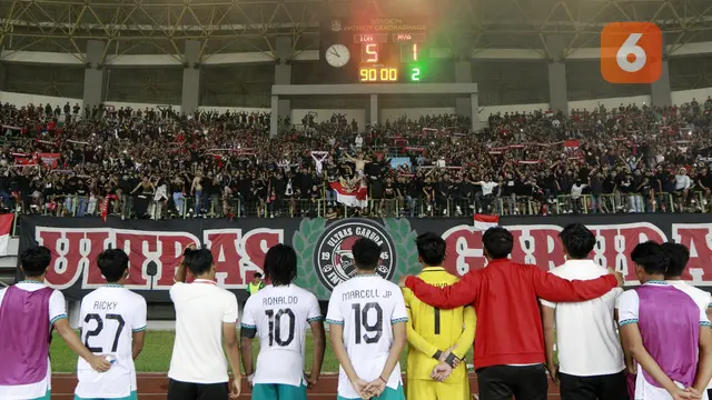 Foto: Potret Warna-Warni Suporter Indonesia di Ajang Piala AFF U-19 2022