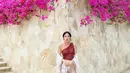 OOTD liburan ala Tiffany Soetanto ini juga bisa banget untuk kamu sontek. Gorgeous mom yang satu ini memadukan celana kulot dengan baju one shoulder maroon. Penampilannya pun semakin segar dipandang kala warna celananya berpadu dengan dinding pada latar belakang foto. (Liputan6.com/IG/@tiffanysoetanto)