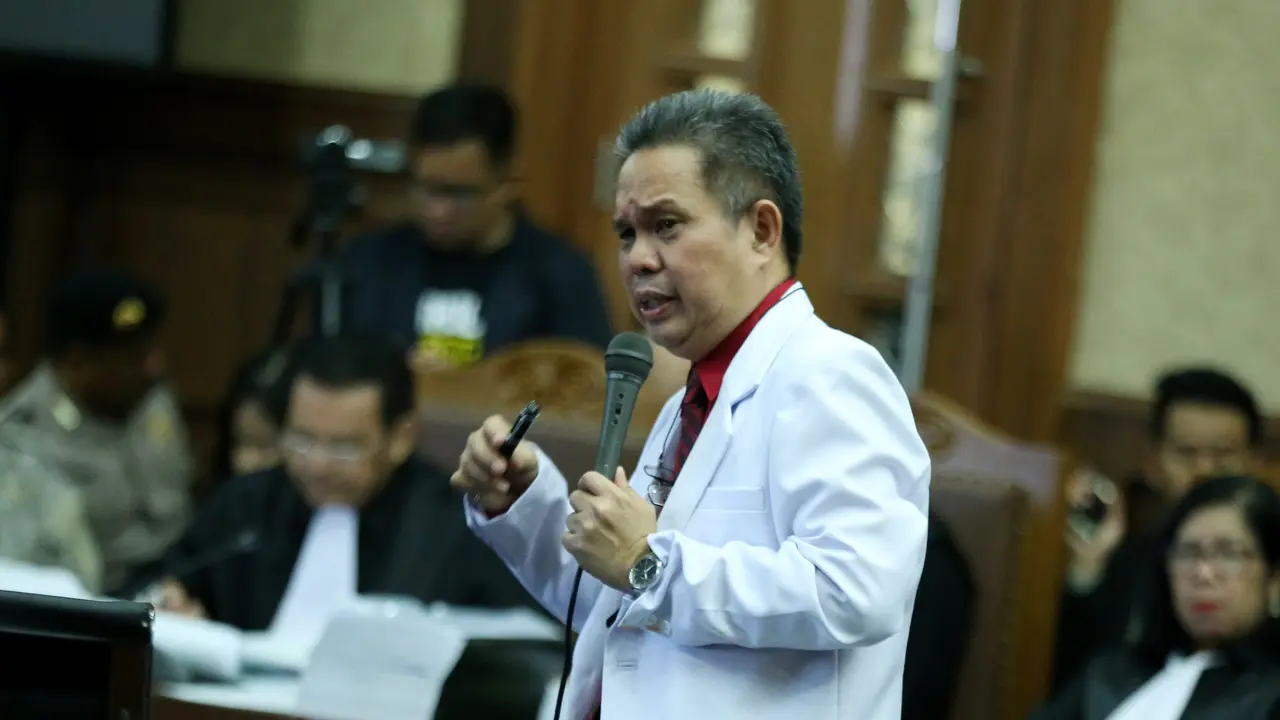 [Bintang] Ahli Patologi dr Gatot Susilo Lawrence