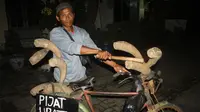 Kreativitas warga Kendal  Jawa Tengah ini dalam mencari nafkah memang pantas diacungi jempol