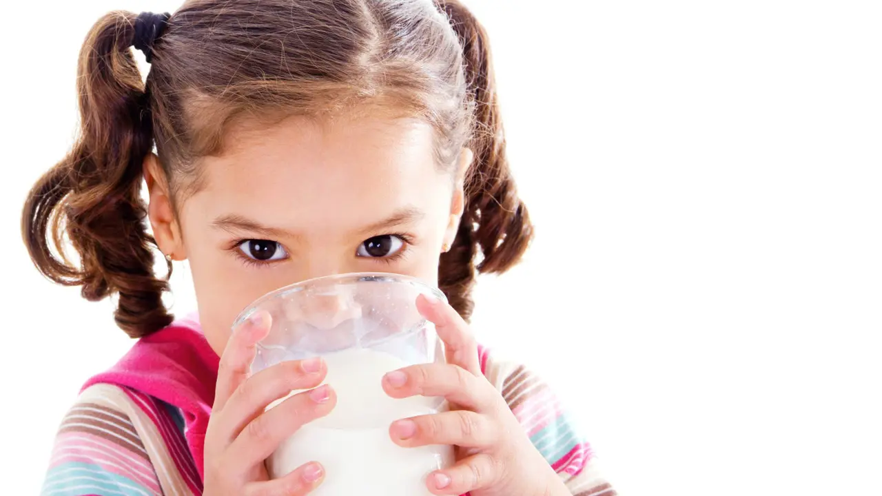 Anak TK Cukup Minum 2 Gelas Susu per Hari