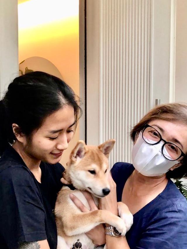 Jarang Terekspos, Ini 6 Potret Chef Renatta Moeloek dan Ibunda yang Seorang CEO