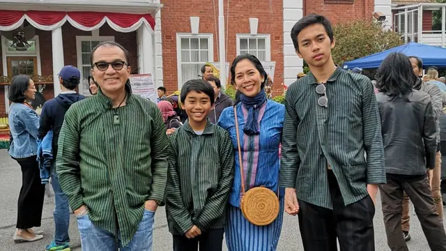 Potret Keharmonisan Keluarga Tantowi Yahya (sumber: instagram/@tantowiyahyaofficial)
