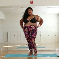 Mungkin, kamu nggak akan menyangka kalau cewek bertubuh tambun ini adalah seorang Yogi.