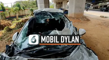 Selebritas Dylan Carr mengalami kecelakaan di ruas tol JORR. Mobil yang ia kendarai menabrak sebuah truk dari bagian belakang.