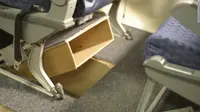 Kini penumpang pesawat tak perlu repot lagi mencari tempat untuk menyimpan barang-barang pribadi saat berada di kabin. Foto: CNN.