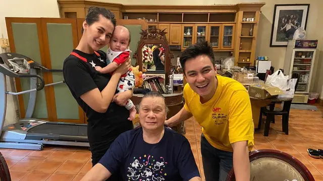 6 Potret Tiga Generasi Selebriti Tanah Air Ini Kompak dan Harmonis