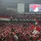 Salah satu kelompok suporter fanatik Timnas Indonesia, La Grande dengan penuh semangat memberikan dukungan pada laga Timnas Indonesia vs Bahrain. (Liputan6.com/Angga Yuniar)