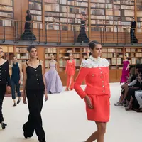 Presentasi pertama Virginie Viard di Chanel Couture Show