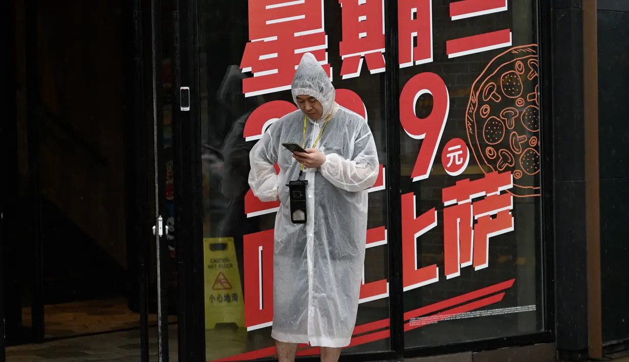 Pihak berwenang Beijing menangguhkan acara-acara olahraga, sementara sejumlah tempat wisata dan taman ditutup. (Pedro PARDO / AFP)