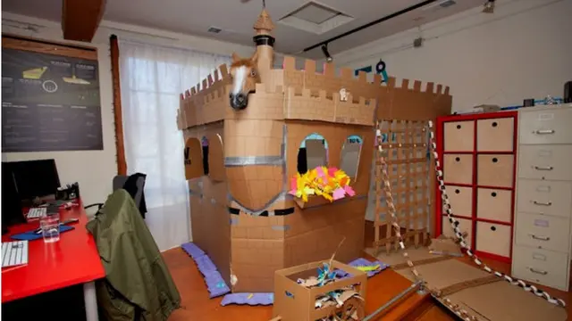 Potret Orang Kena Prank di Kantor ini Kocak Banget, Idenya Ada-Ada Saja