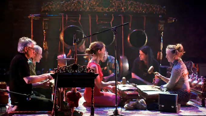 Keren! Para Musisi Dunia Ini Cover Lagu Musisi Indonesia