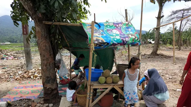 Kisah Haru Korban Tsunami Banten Jadi Yatim Piatu