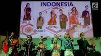Enam pedangdut dari Indonesia tampil saat konferensi pers Dangdut Academy Asia ke 3 di SCTV Tower, Jakarta, Kamis (19/10). Indonesia sudah memastikan enam akademia yang akan menjadi wakil mereka di ajang ini. (Liputan6.com/Helmi Afandi)