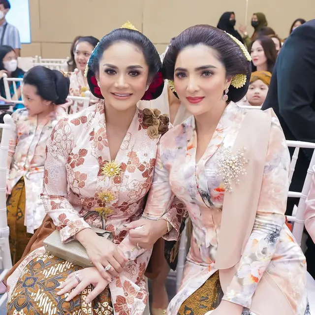 6 Kedekatan Ashanty dan Krisdayanti di 7 Bulanan Aurel Hermansyah, Siap Sambut Cucu