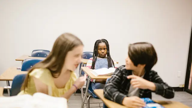 Malas untuk Berteman
