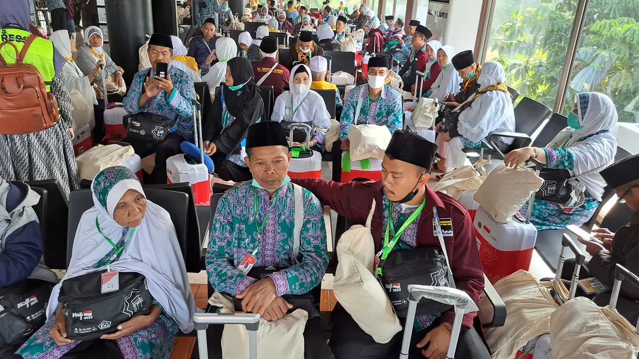 Jemaah Haji Lansia Beribadah ke Tanah Suci Makkah