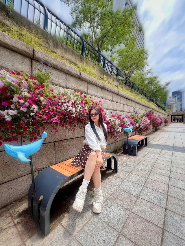 7 Potret Melly Lee Tampilkan Dangdut di Korea Selatan, Penuh Kebanggan