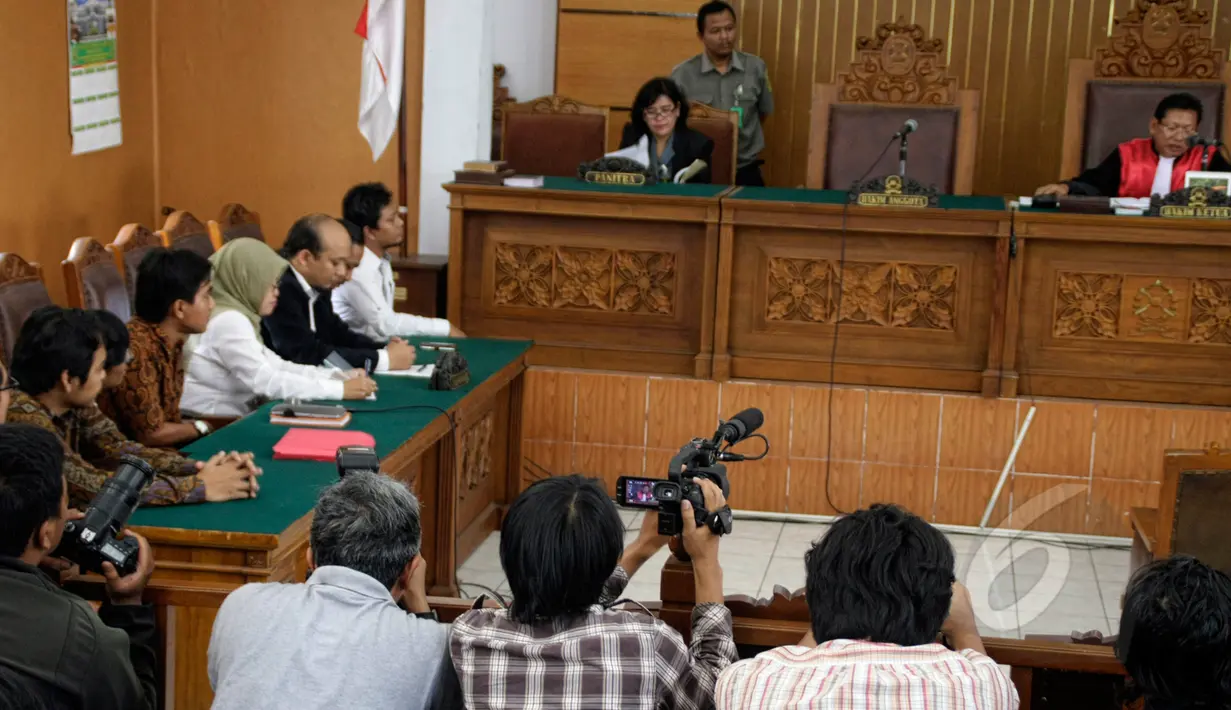 Suasana saat sidang praperadilan Novel Bawesdan di PN Jakarta Selatan, Senin (25/5/2015). Sidang Novel ditunda hingga Jumat 29/5/ mendatang, karena tim kuasa hukum Polri tidak hadir. (Liputan6.com/Yoppy Renato)