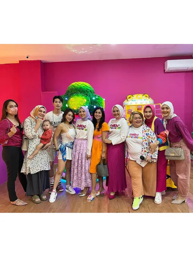 7 Potret Acara Peluncuran OMDC Playground Tya Ariestya, Meriah Bertabur Bintang