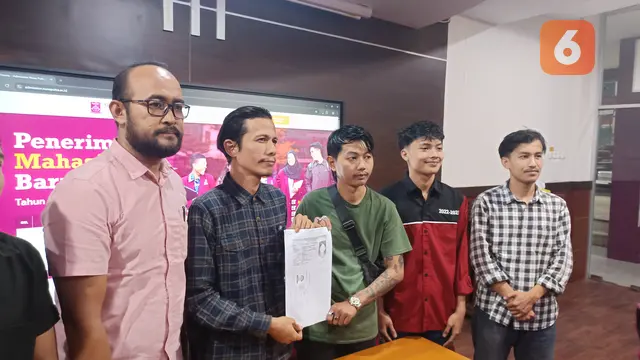 LKBH (Lembaga Konsultasi dan Bantuan Hukum) Nusa Putra University memberikan bantuan pendampingan hukum kepada keluarga korban TPPO di Kota Sukabumi. (Liputan6.com/Fira Syahrin).