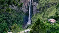 Air Terjun Sipiso-Piso Medan, Sumatera Utara/  Foto dok RedDoorz Indonesia-Unsplash.