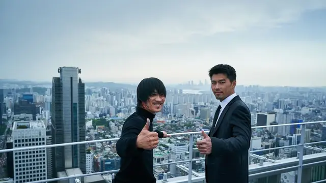 Di balik layar film Korea Confidential Assignment 2: International. (Foto: CJ ENM via Soompi)