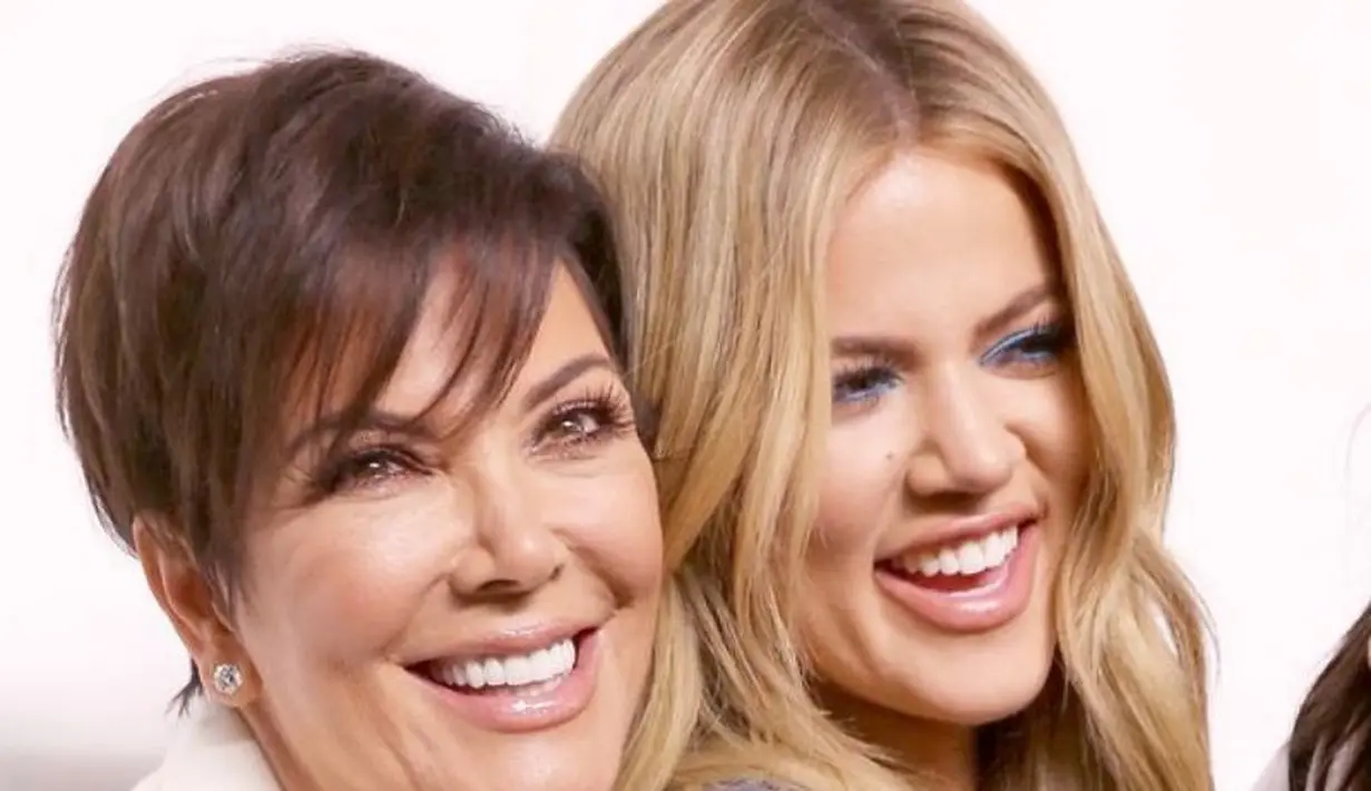 Kris Jenner sendiri dilaporkan membantu Khloe Kardashian setiap waktu. (mirror.co.uk)
