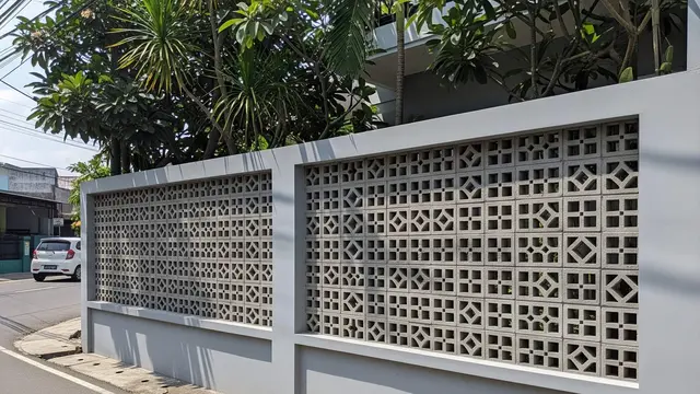 Model Pagar Pendek yang Tetap Aman untuk Rumah di Pinggir Jalan