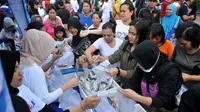 Kementerian Kelautan dan Perikanan (KKP) menggelar pasar ikan murah di pelataran Sarinah, Jakarta Pusat. (Liputan6.com/Gempur M Surya)