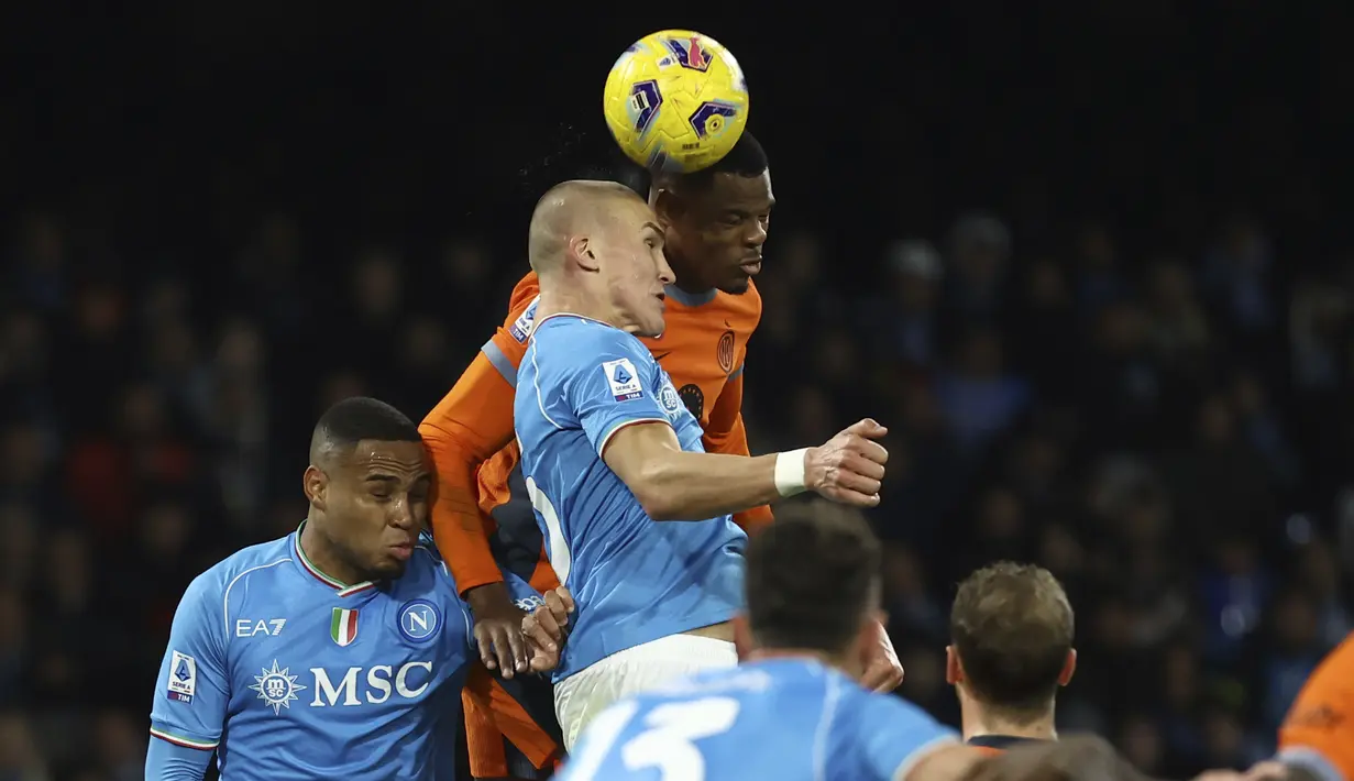 Sementara itu Napoli tertahan di posisi lima dengan koleksi 24 poin. (Alessandro Garofalo/LaPresse via AP)