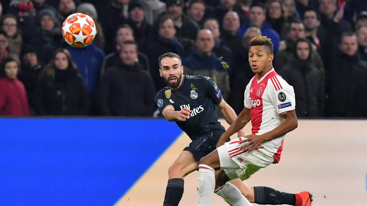Teknologi VAR Buat Real Madrid Raih Poin Penuh di Kandang Ajax