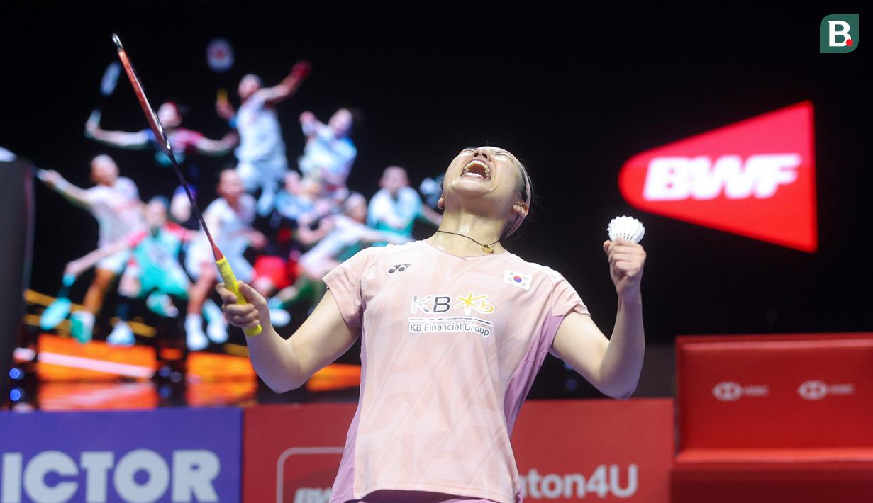 Tunggal putri, Korea Selatan, An Se Young, melakukan selebrasi setelah menjuarai Indonesia Open 2025 di Istora Senayan, Jakarta, Minggu, 8 Juni 2025. (Bola.com/M Iqbal Ichsan)