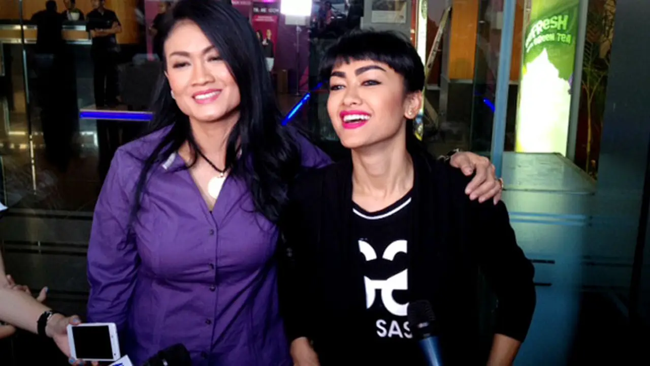 Julia Perez dan ibu, Sri Wulansih