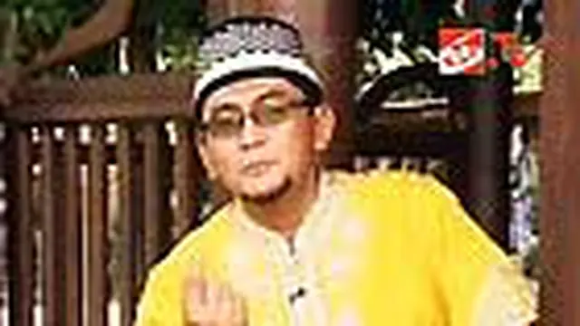 Hukumnya Mencium Isteri di Siang Hari
