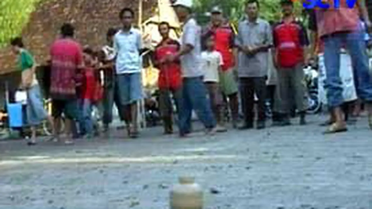 080513agasing.jpg