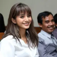 Kirana Larasati resmi menjadi janda sejak hari ini, Kamis (13/7).