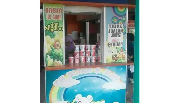 5 Cara Promosi Penjual Jus Ini Nyeleneh Banget, Bikin Ngakak