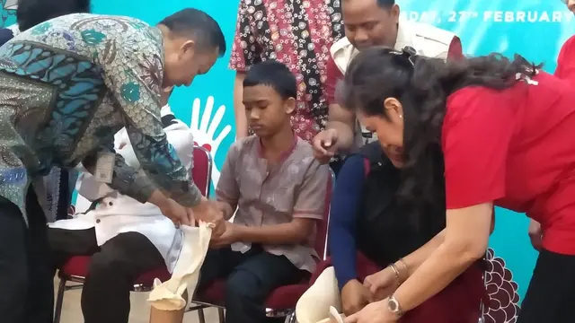 Penyerahan Kaki Palsu